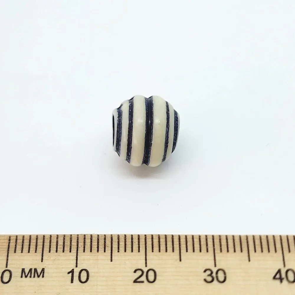 10mm Round (10) - White w. Black - South Western Style Vintage Beads