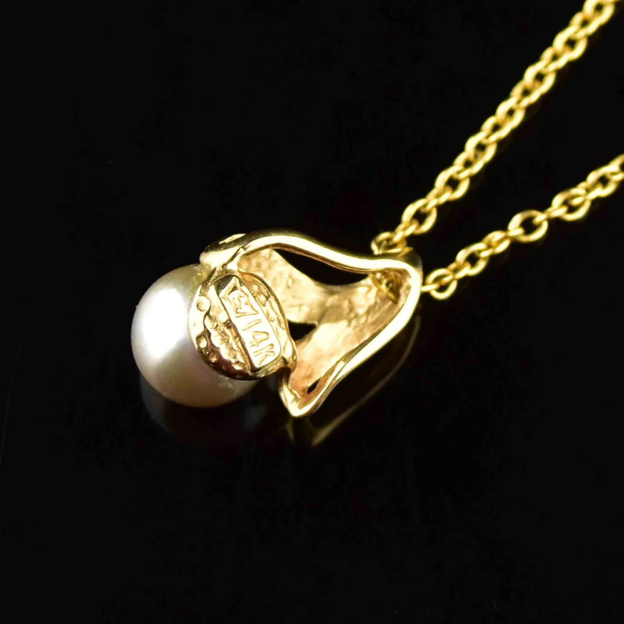 14K Gold Gray Pearl Pendant Necklace