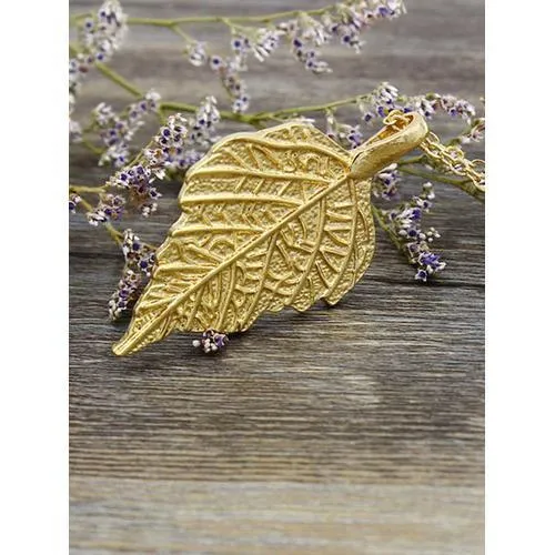 Golden Textured Leaf Drop Curb Chain Necklace