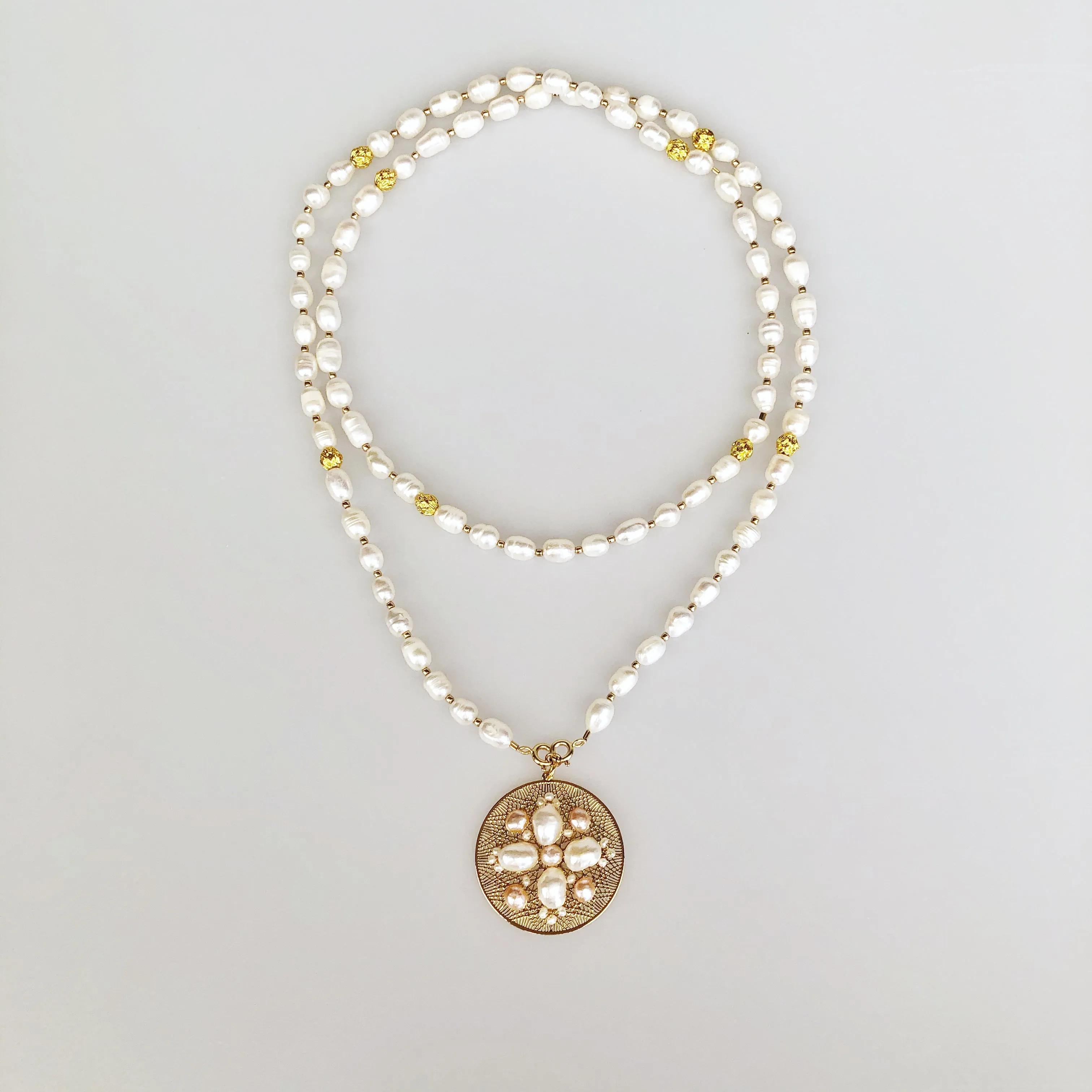 Return to Origin Pearl Necklace Set